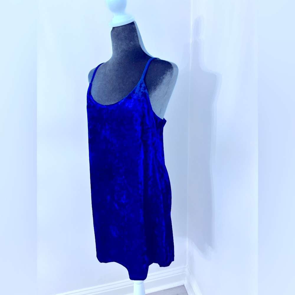 Forever 21 Blue “Crushed Velvet” Strappy Mini Size M - Picture 3 of 11